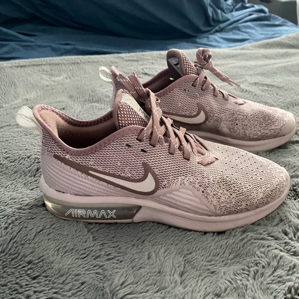 Women’s Nike air max mauve pink